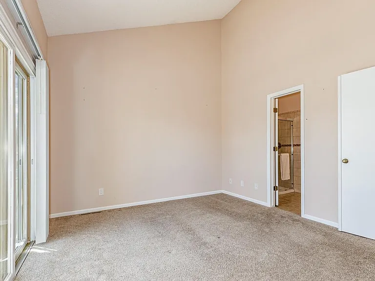7622 S Cove Cir — Photo 14