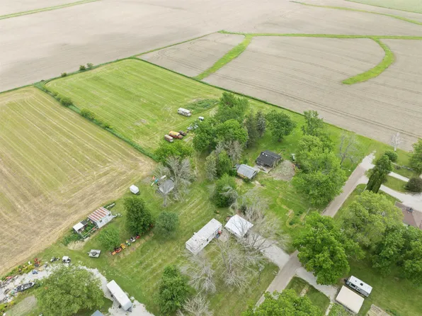 309 Sole St, Mount Auburn, IA 52313