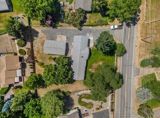 896 W Evans Creek Rd, Rogue River, OR 97537