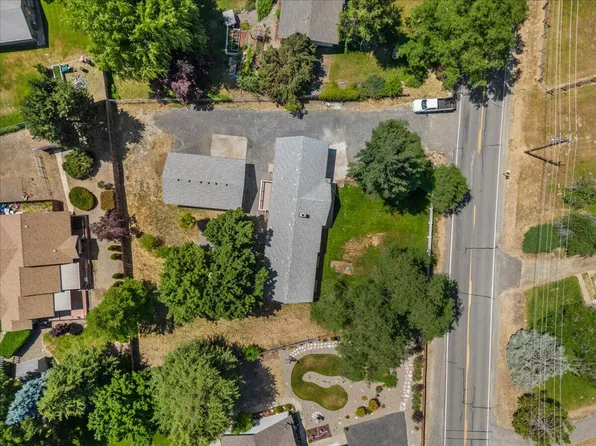 896 W Evans Creek Rd, Rogue River, OR 97537