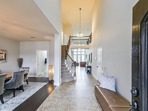 4th image of 143 Greatwood Glen Dr