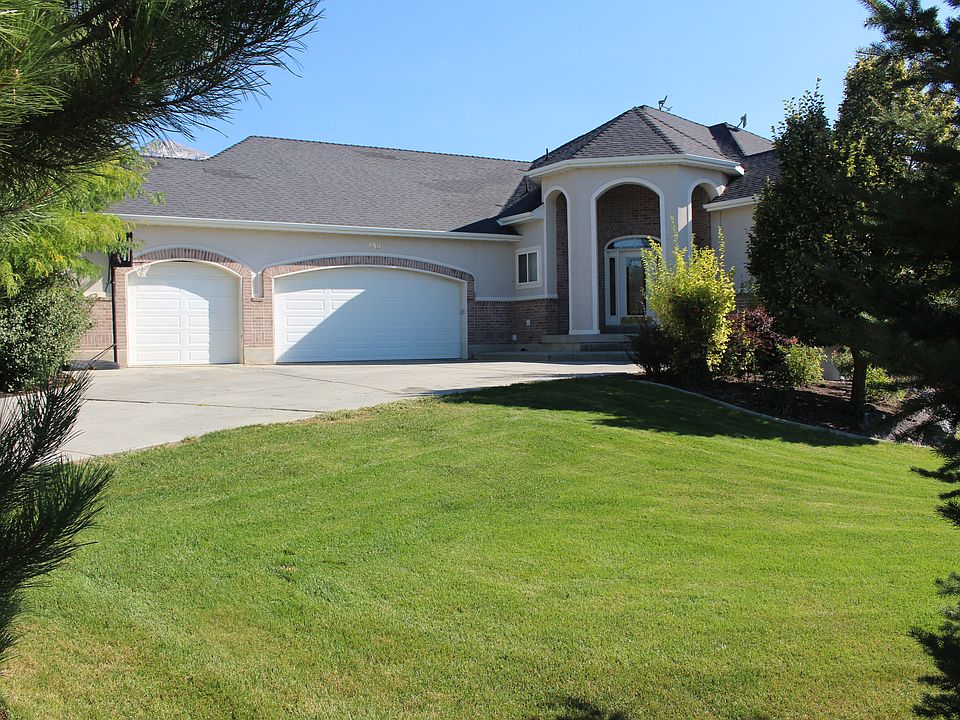 1st image of 190 N Matterhorn Dr