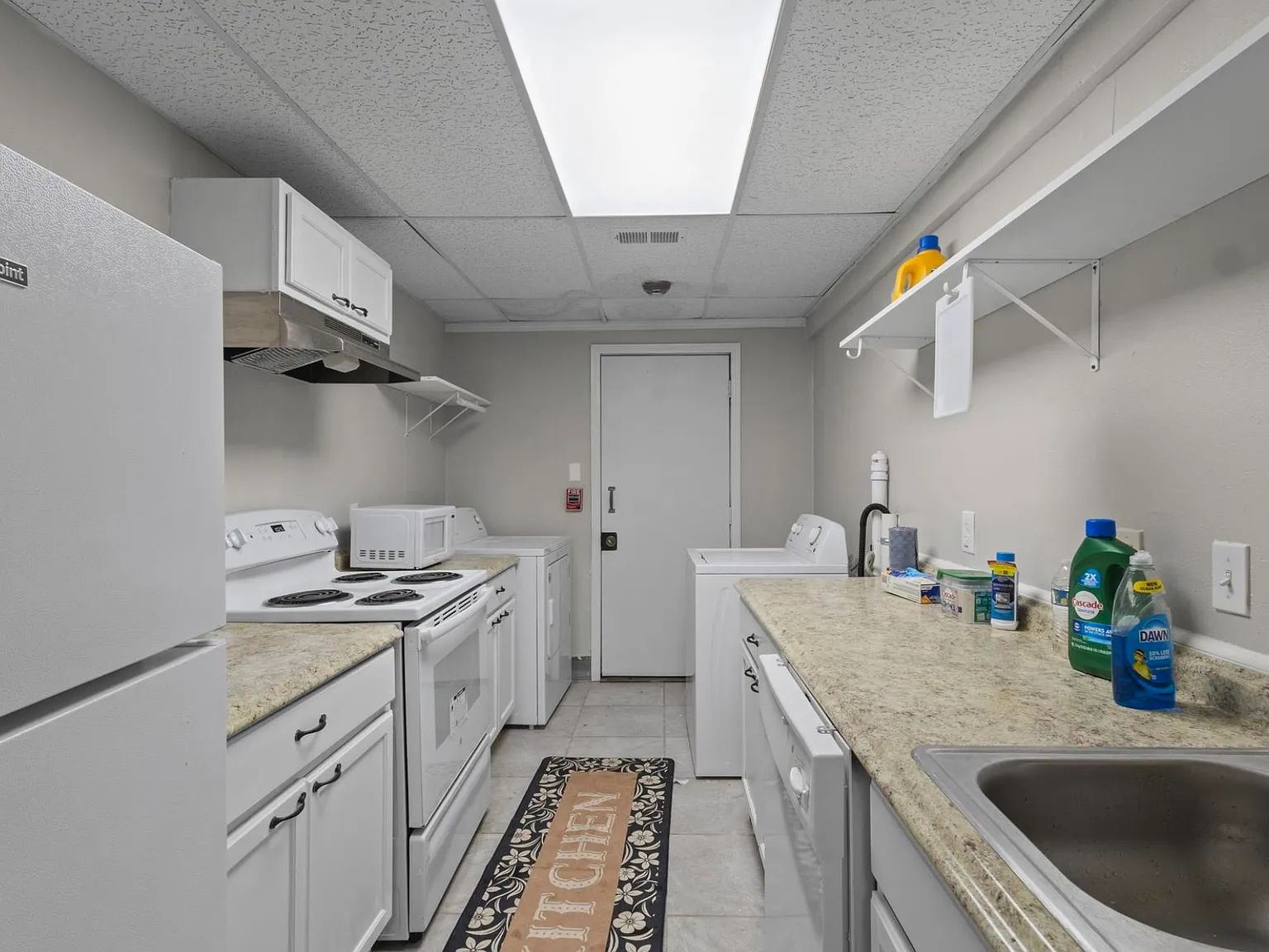 3 bed, 1.5 bath, 1100 sqft, $1,500 — Photo 3