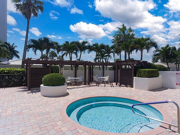 5th image of 3150 N Highway A1a #504