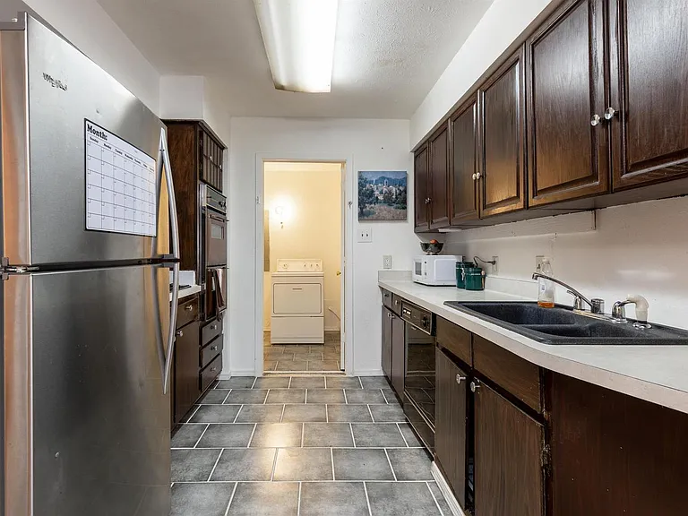 3105 Selfridge Dr — Photo 4