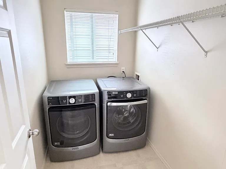 3430 S 283rd Ln — Photo 8