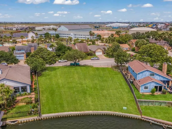 22 Lakeview Dr, Galveston, TX 77551