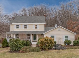 14 Deer Run Dr, Colchester, CT 06415