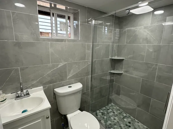 172 West 32nd Street image 6 of 9