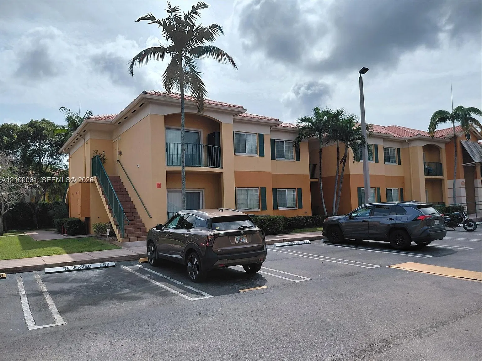 Palm Gardens At Doral Con — Photo 1