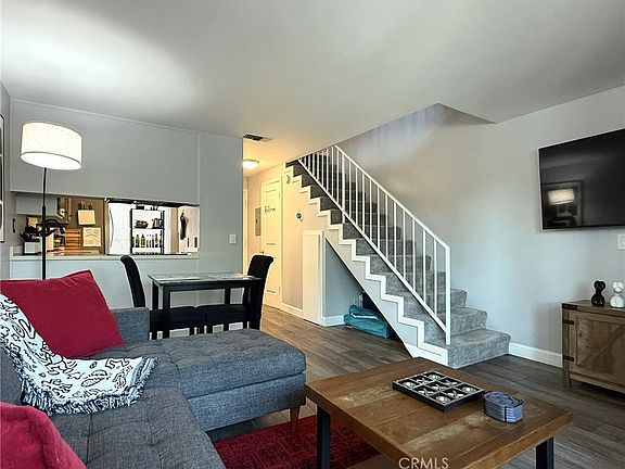 4th image of 1600 Redondo Ave APT 2