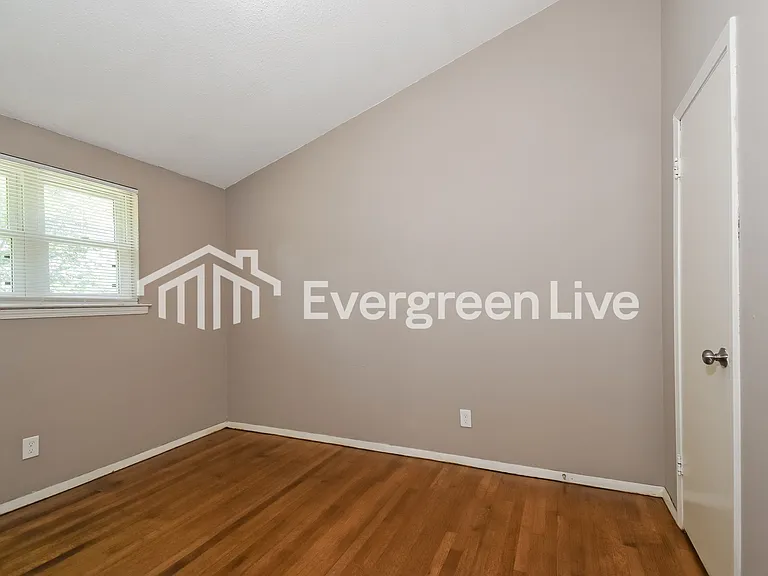 1597 Whitehead Dr — Photo 10