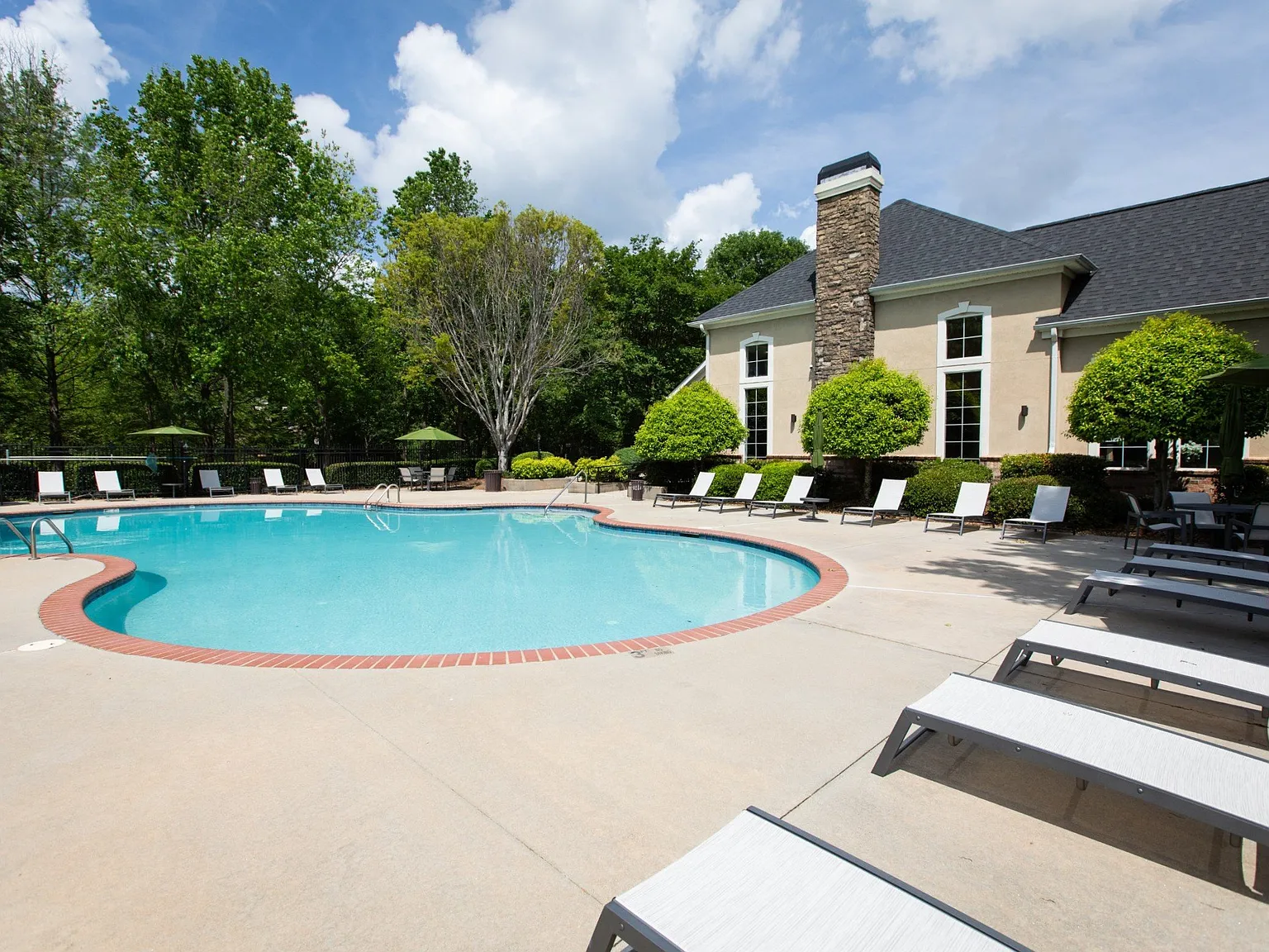 Lakeside Villas — Photo 1