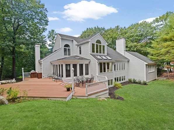 29 Heather Dr, Cohasset, MA 02025