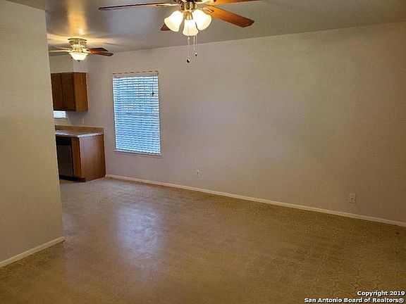 4th image of 1800 E Carson St