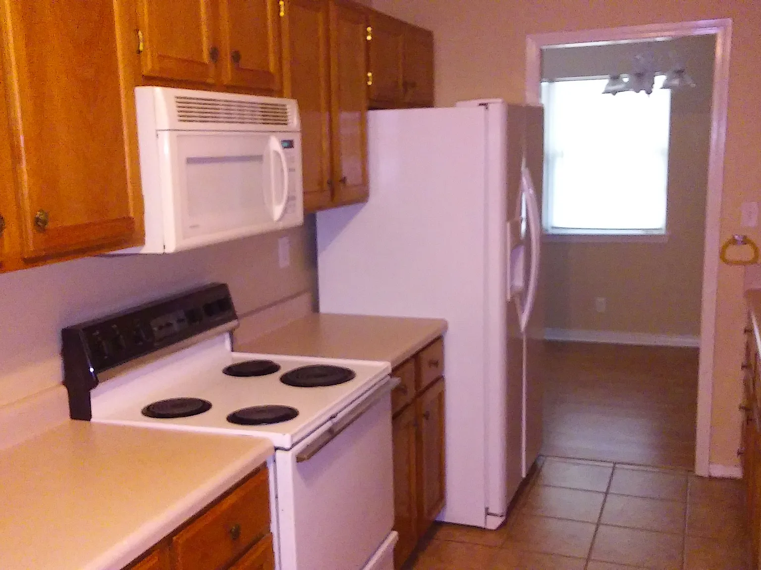3 bed, 1100 sqft, $1,500 — Photo 4