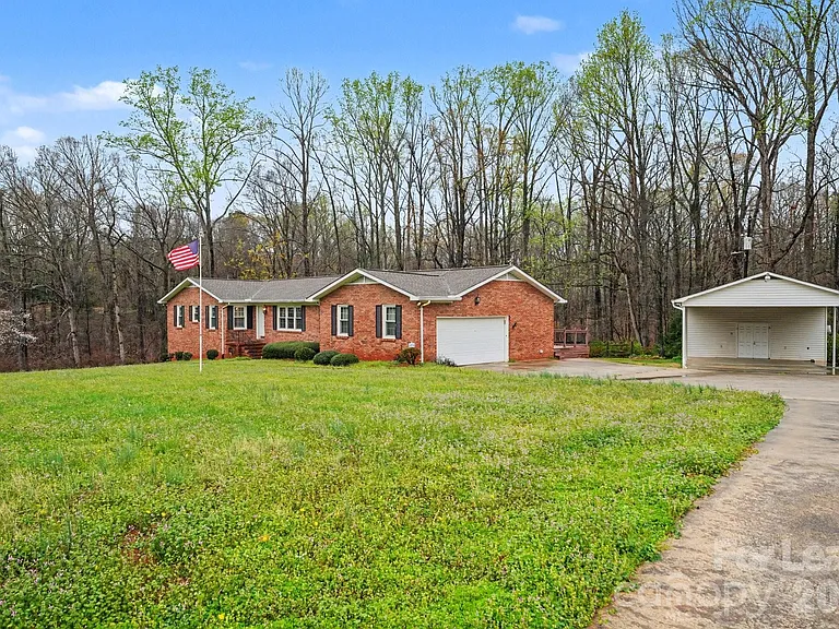 11002 Harrisburg Rd — Photo 1
