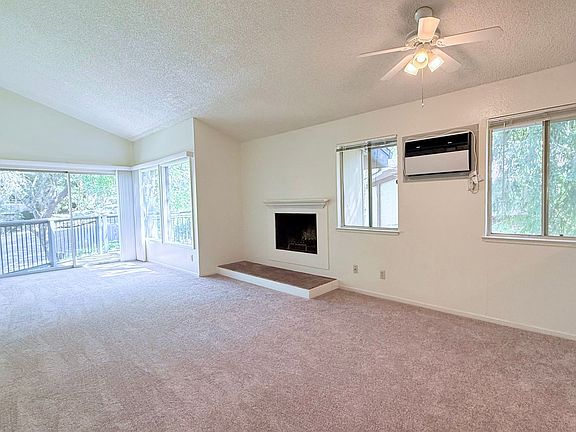 5th image of 929 Dewing Ave APT C