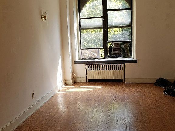 2nd image of 1249 Dean St APT 1A