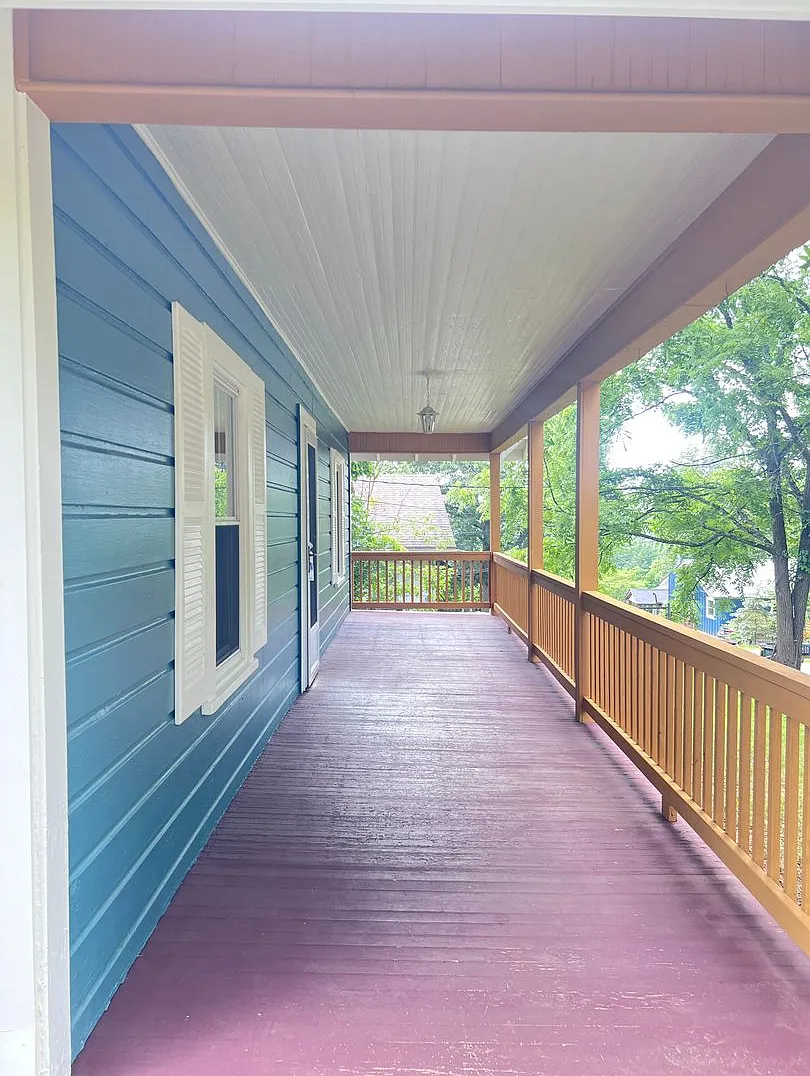 Unique 3 bedroom, 2 bathroom home for rent in Woodfin! — Photo 3