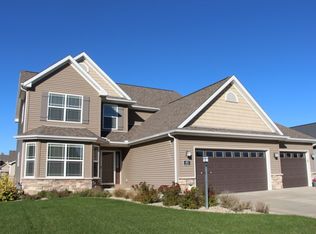 402 Preston St, Savoy, IL 61874