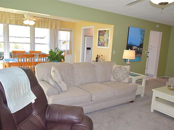 5th image of 121 FERNWOOD CIRCLE #121