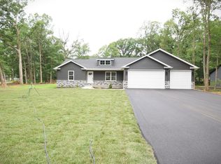 11306 Quail Run Dr N, Wheatfield, IN 46392