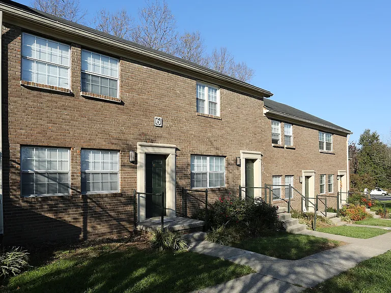 Huntley Ridge East — Photo 2