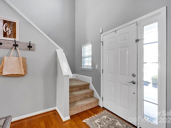 4th image of 6115 The Meadows Ln