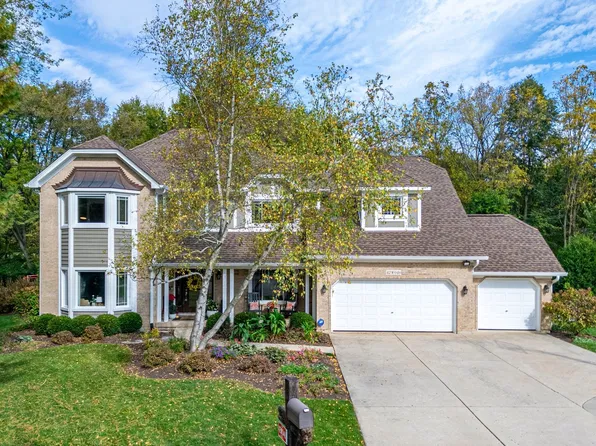 42W046 Retreat Ct, St Charles, IL 60175