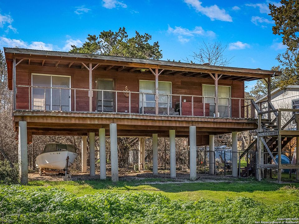 1st image of 1036 CANYON SPRINGS DR