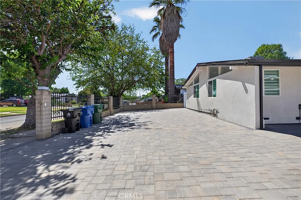 3 bed, 1572 sqft, $5,500 — Photo 2