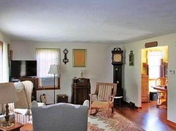 4th image of 613 Torrance Ave