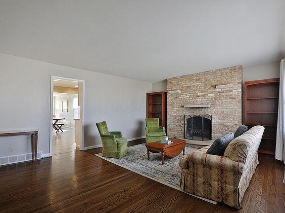 4th image of 5012 Mengel Ln