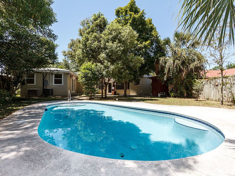 1st image of 307 Kepner Dr NE