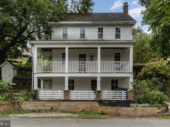 15 Charles St, Felton, PA 17322
