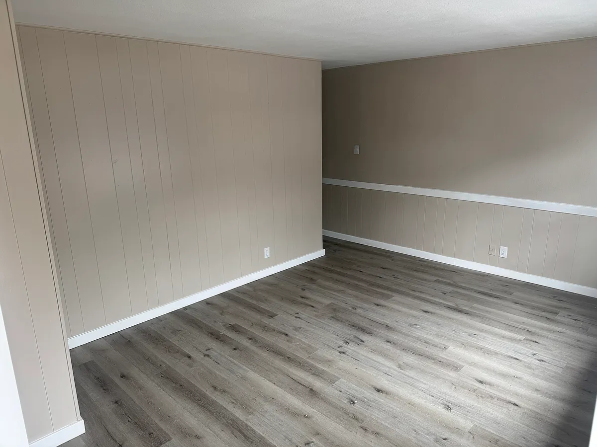 Building Photo - 103 Avenue G #103B