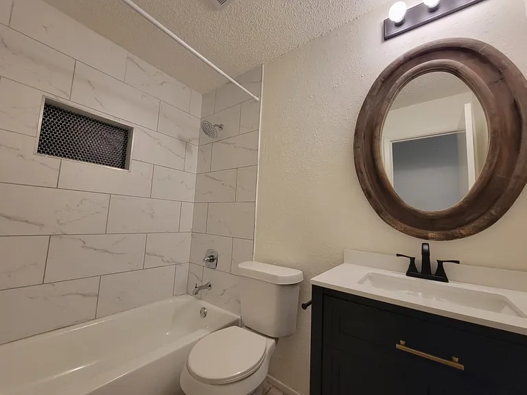 2013 Victoria Dr — Photo 6