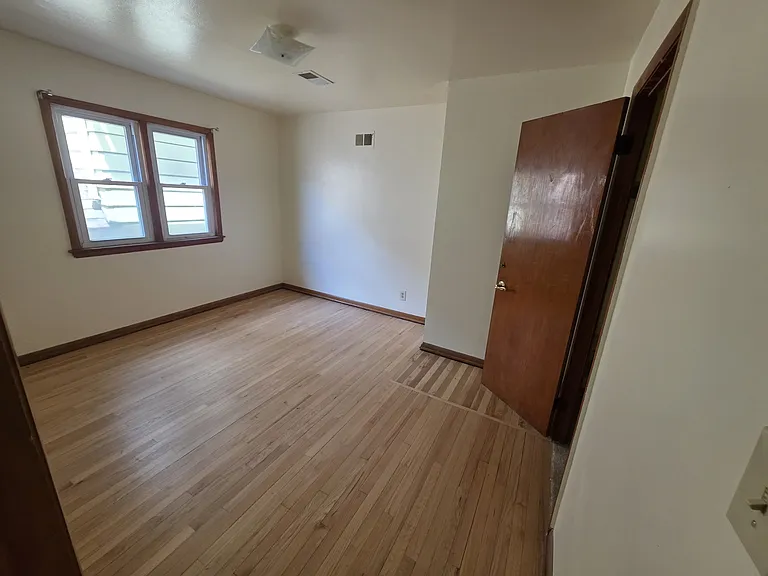 2857 S Howell Ave — Photo 11