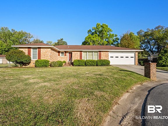 2nd image of 376 Ridgewood Cir