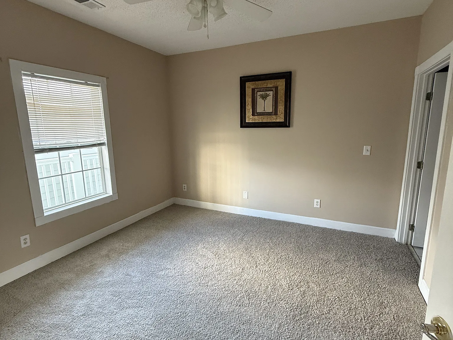 1 bed, 1.5 bath, 900 sqft, $1,400 — Photo 1