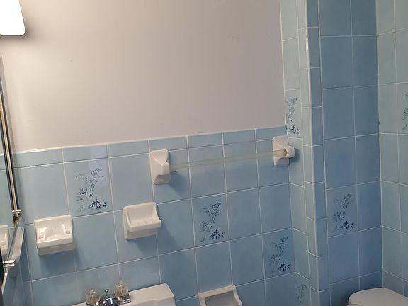 4th image of 84 William St #3