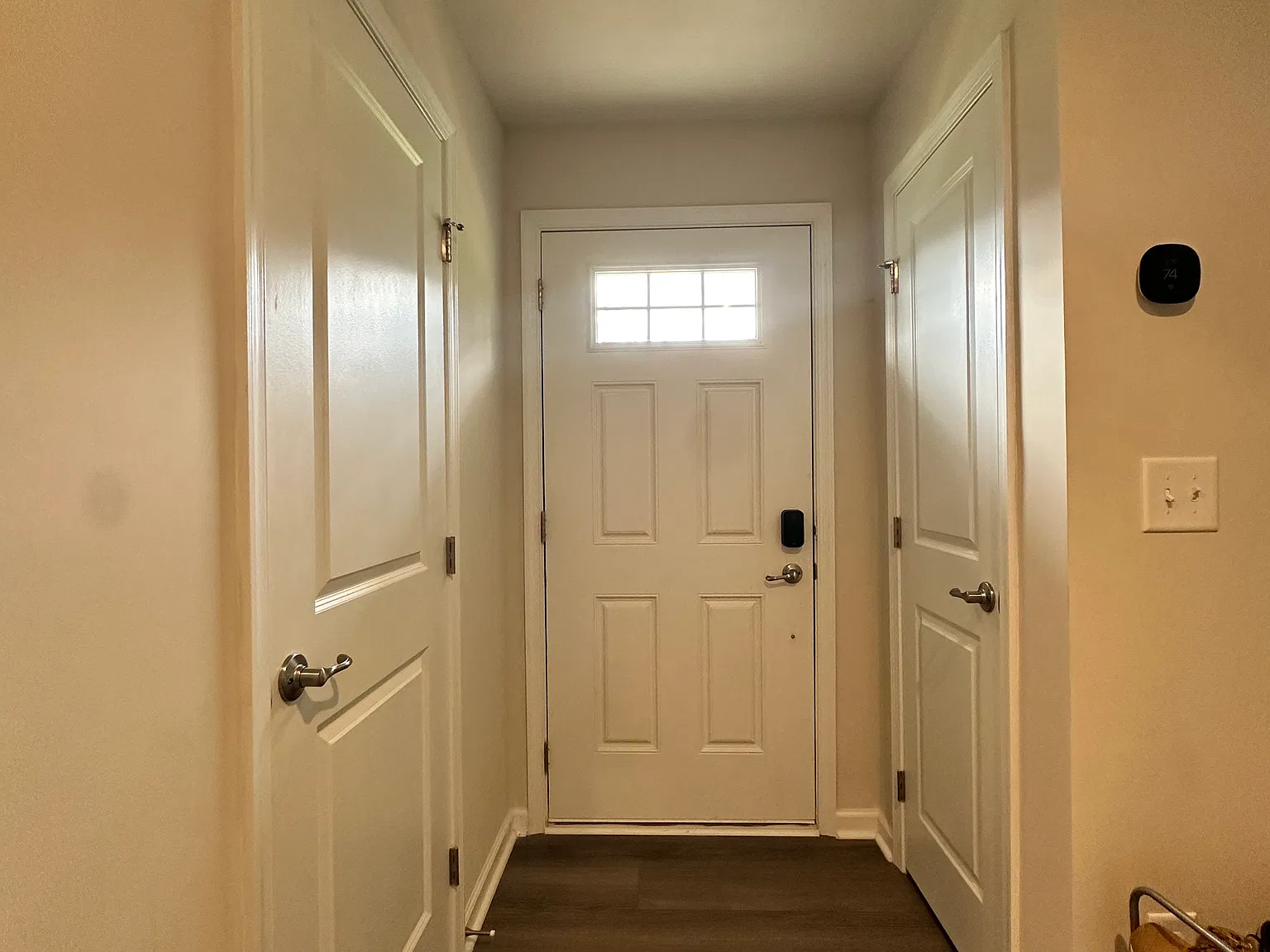 3 bed, 2.5 bath, 1676 sqft, $2,300 — Photo 3