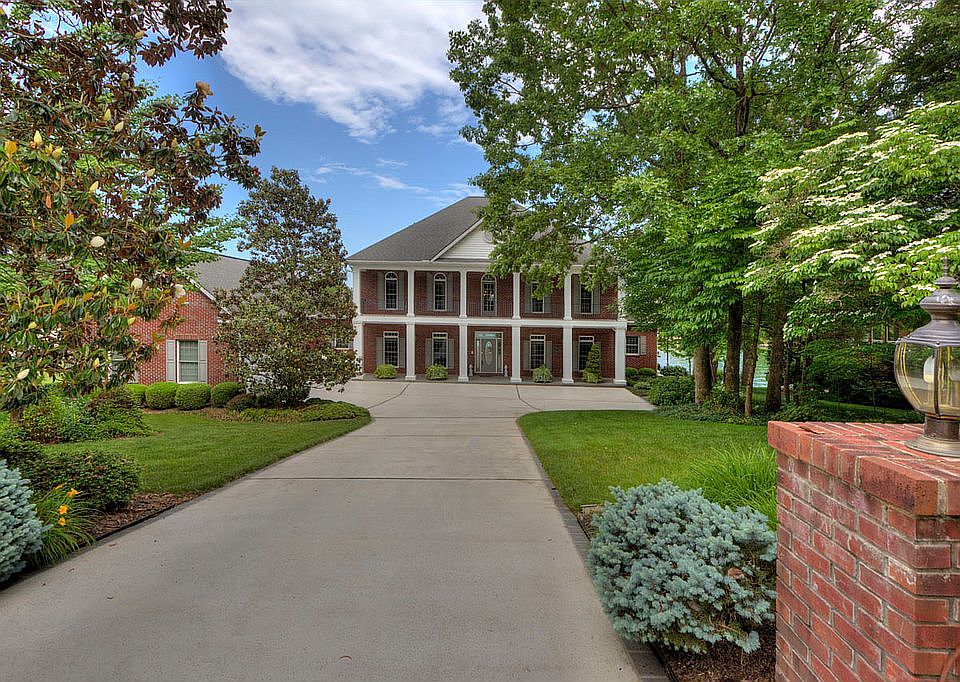 1st image of 408 Cayuga Dr