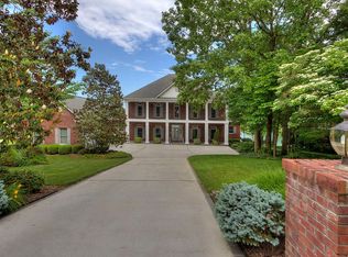 408 Cayuga Dr, Loudon, TN 37774