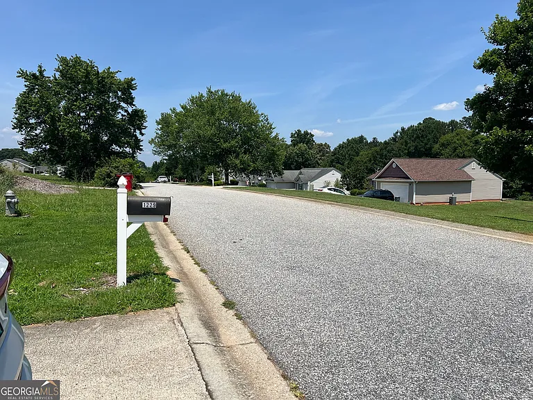1229 Clearwater Dr — Photo 25