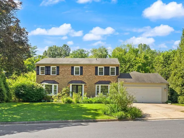 9719 Cinnamon Creek Dr, Vienna, VA 22182