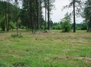 221 Leisure St, Glide, OR 97443