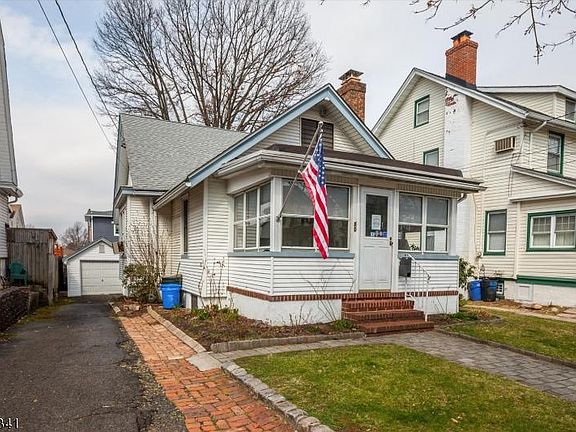 3rd image of 78-80 Beaumont Pl #80