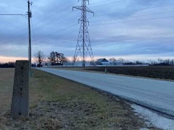 Exterior Neighborhood (street photo)